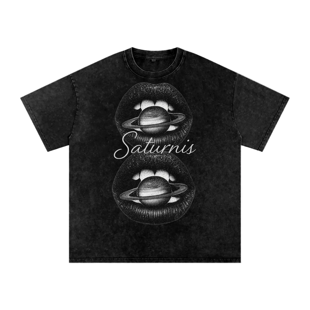 saturn lips tee